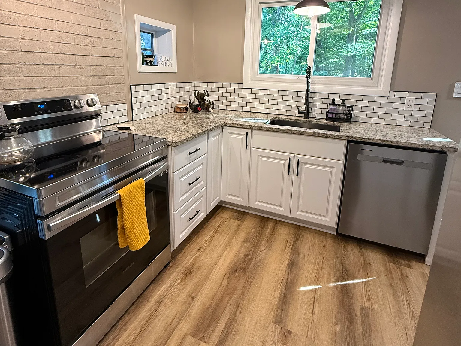 2 bed, 1500 sqft, $2,395 — Photo 3
