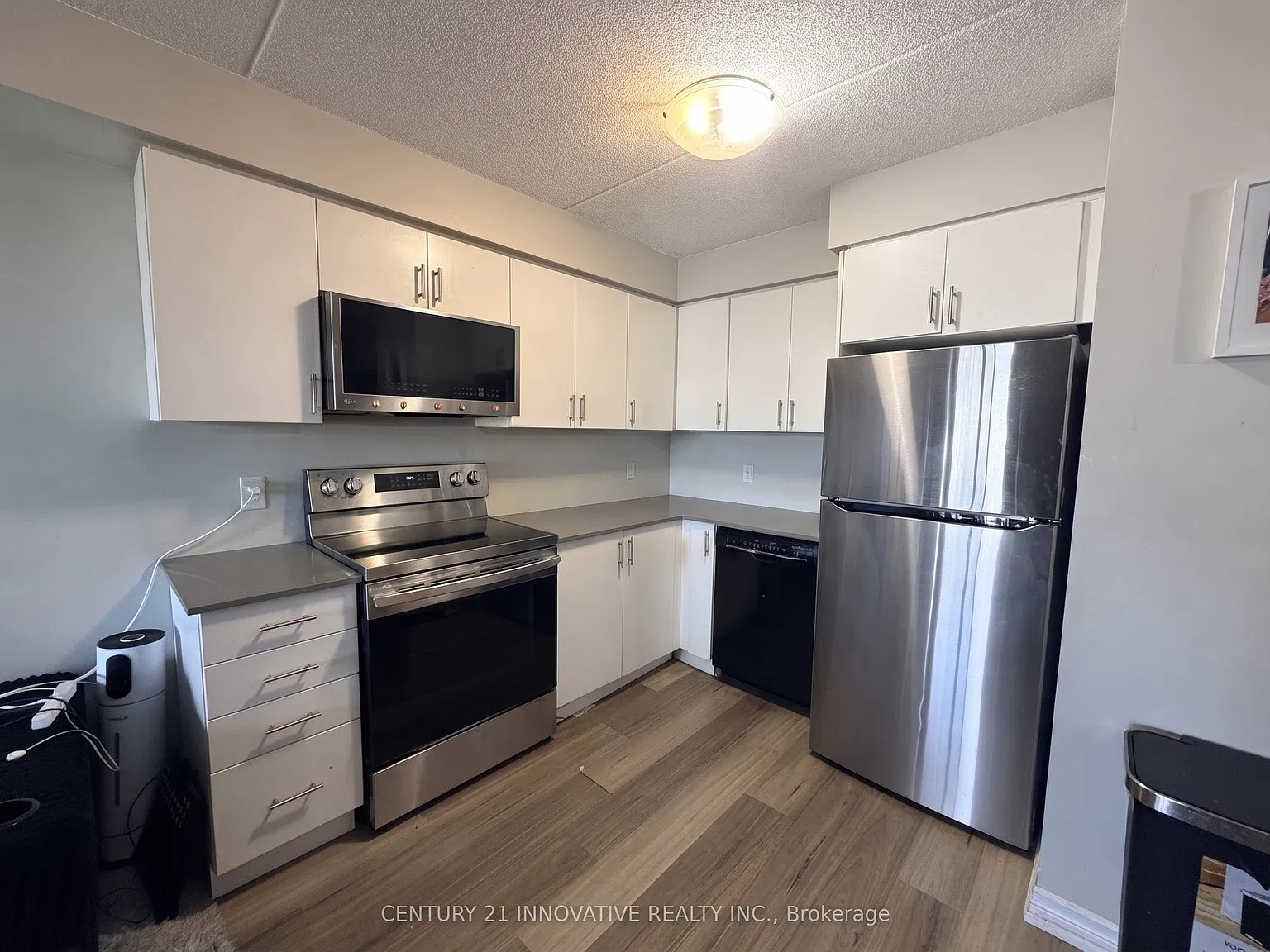 2 bed, $2,050 — Photo 2