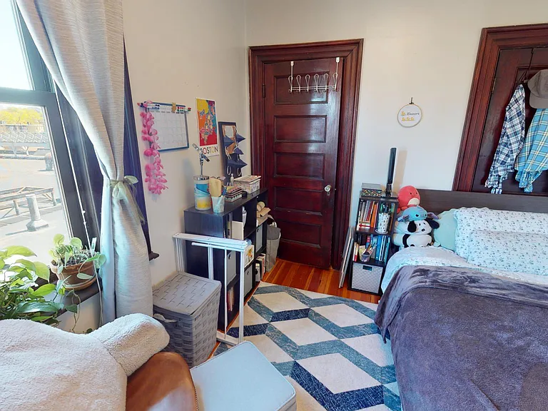 8 Davenport St #4 — Photo 8