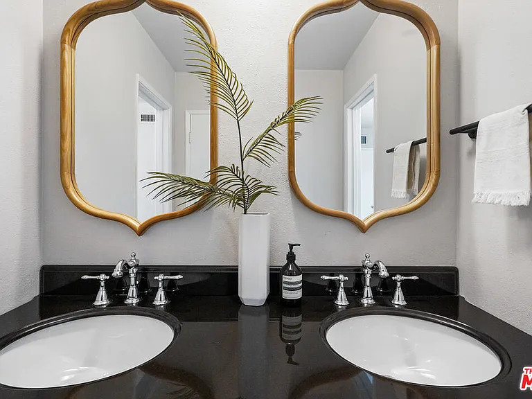5025 Dantes View Dr — Photo 20