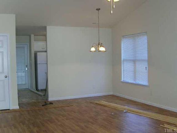 2nd image of 42 N Sussex Dr