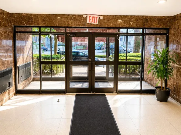 131-11 kew gardens Road #4H, Richmond Hill, NY 11418