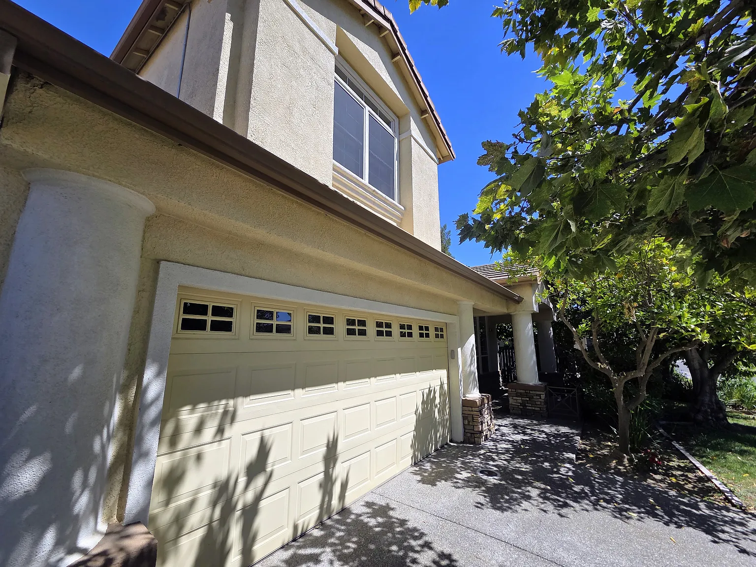 6 bed, 3331 sqft, $4,800 — Photo 1
