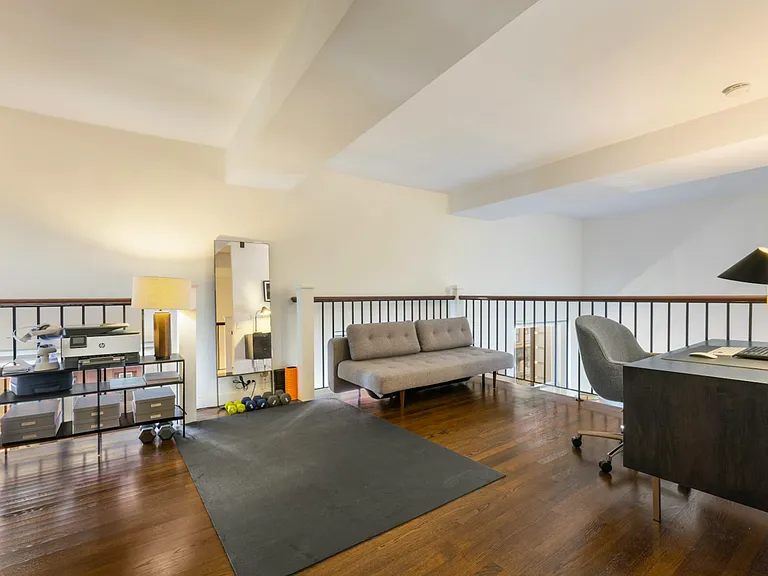 240 Centre St #4M — Photo 7