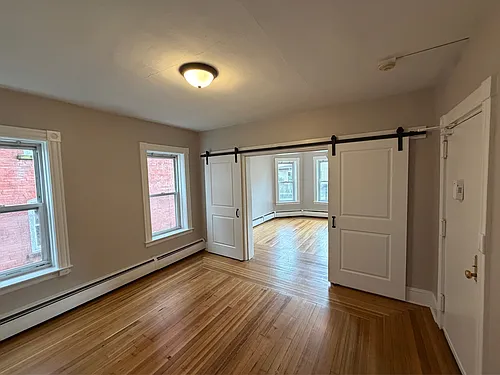 107 Gold St #1B Photo 1