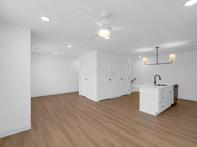 Launch Townhomes — Photo 5