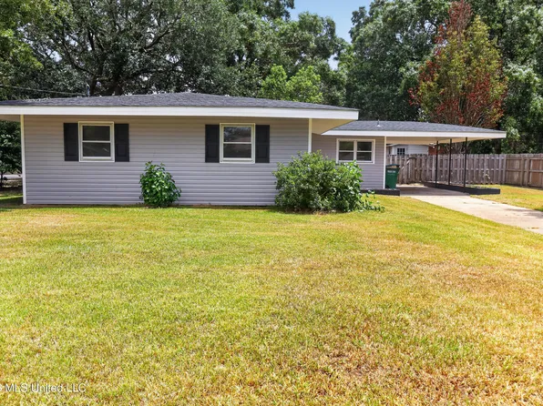 1910 Meadowbrook St, Pascagoula, MS 39567
