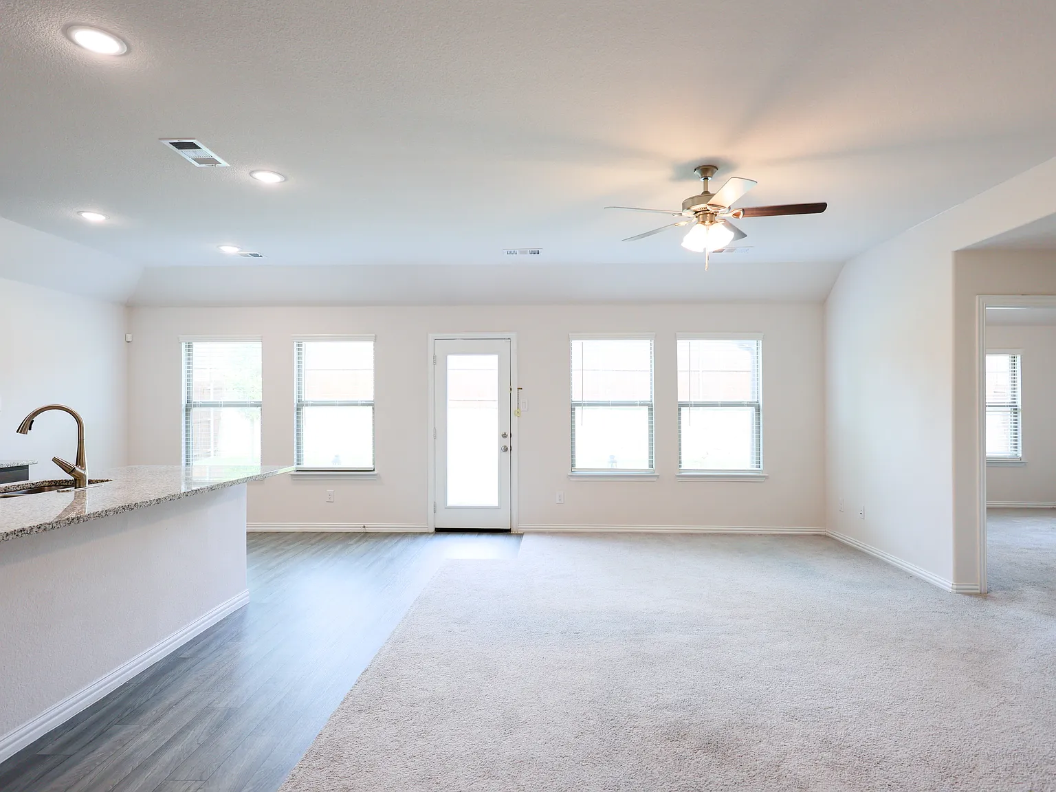 4 bed, 1938 sqft, $2,180 — Photo 4