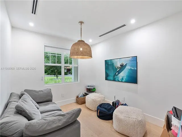 9301 SW 93rd Ave — Photo 9