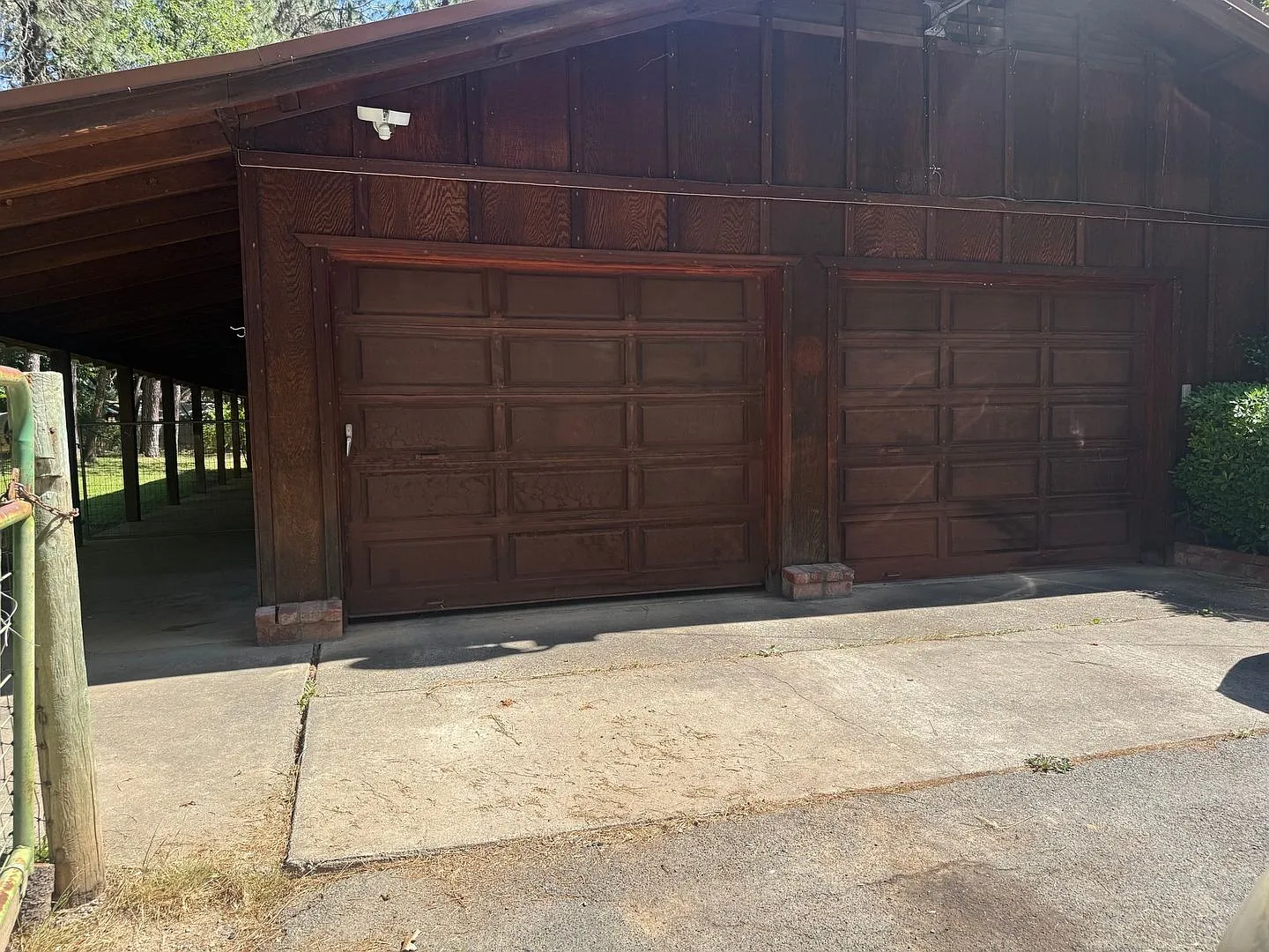 3bed2bath - Large Kitchen,2 Car Garage, Large Yard, Washer/Dryer Hookups — Photo 1