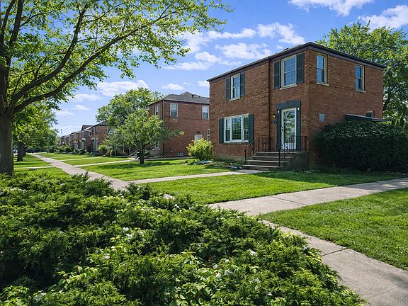 3rd image of 1140 Blanchan Ave