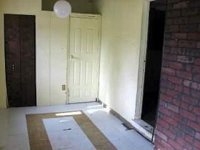 4th image of 4063 Tennyson Ave