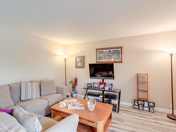 4th image of 5307 W Maui Ln