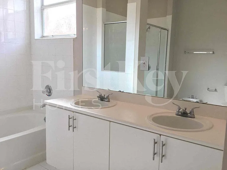 10773 SW 245th St — Photo 16