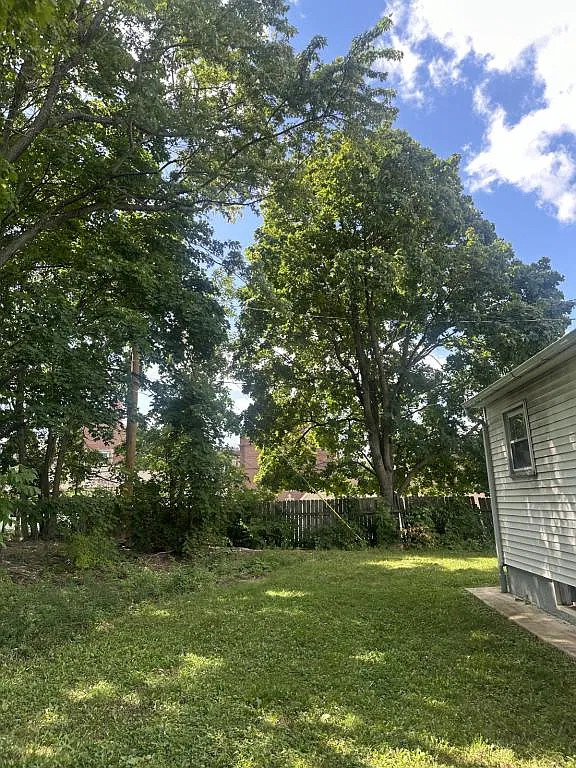 106 Harry Howard Ave — Photo 2