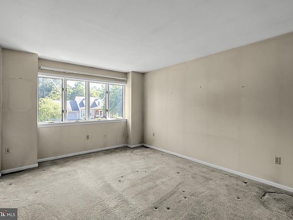 4th image of 1525 Edinborough Cir