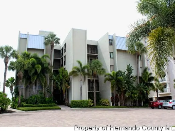 17710 Gulf Blvd APT 101, Redington Shores, FL 33708