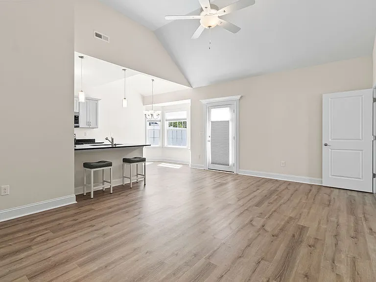 1622 San Andres Ave — Photo 4