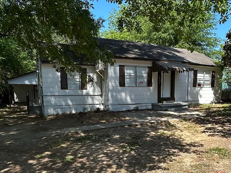 1931 Willaneel Dr — Photo 1