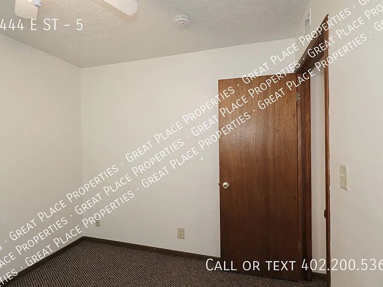 2444 E St #5 — Photo 22