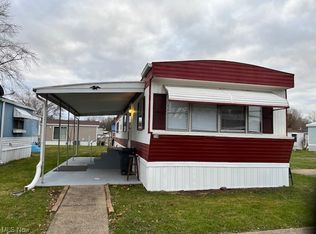 230 Windchasers Ln SE, New Philadelphia, OH 44663