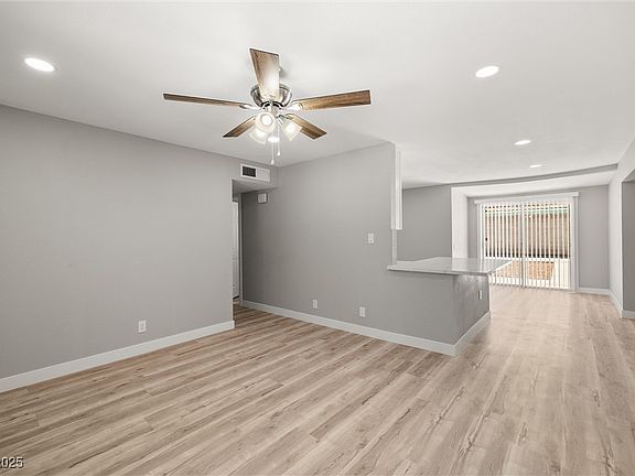 3rd image of 5817 Glen Eagles Ln