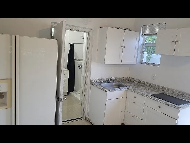 SW 68th Ave — Photo 9