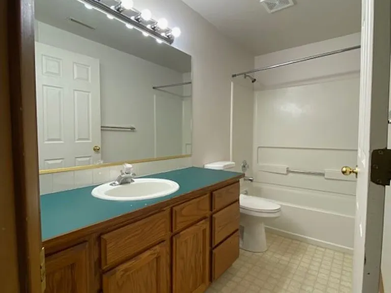 5513 N Driscoll Blvd — Photo 12