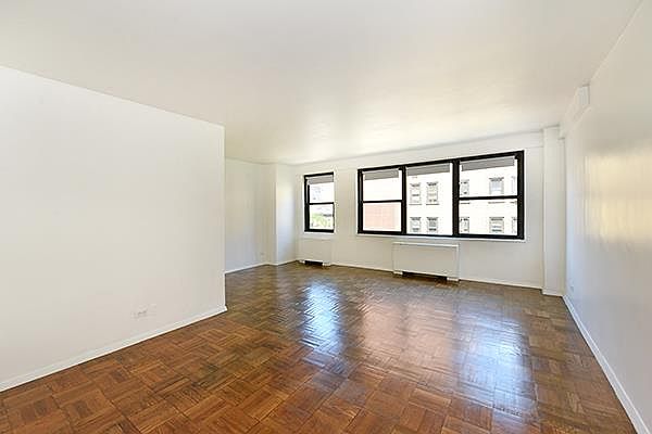 1st image of 200 E 27th St APT 6J