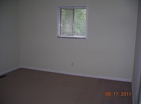 5th image of 1006 E Holston Ave