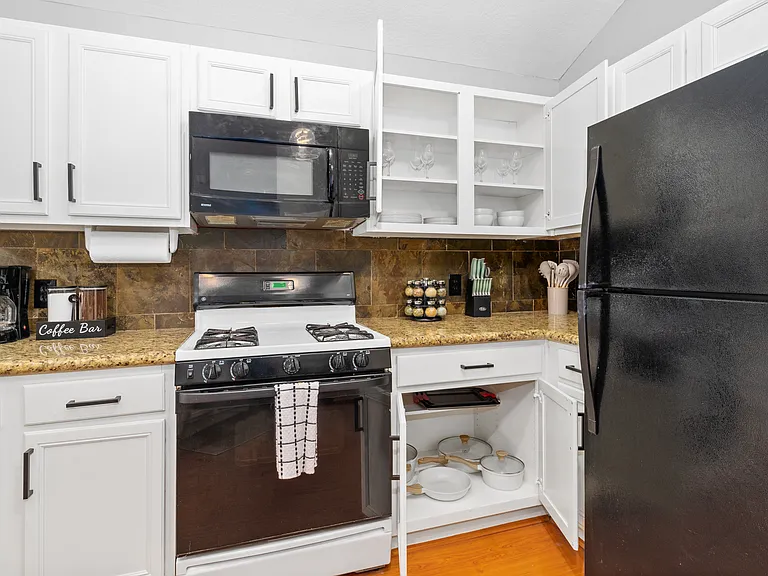 18311 Brenwood Manor Dr — Photo 8