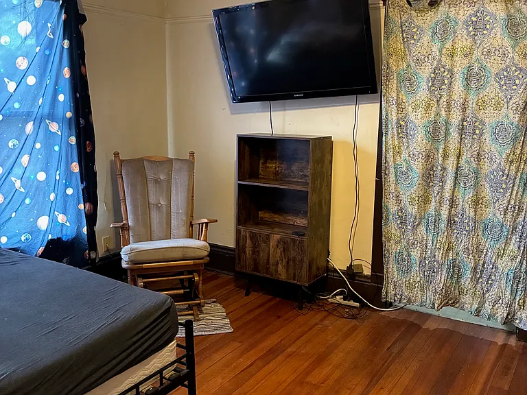 2078 Atwood Ave #A — Photo 1
