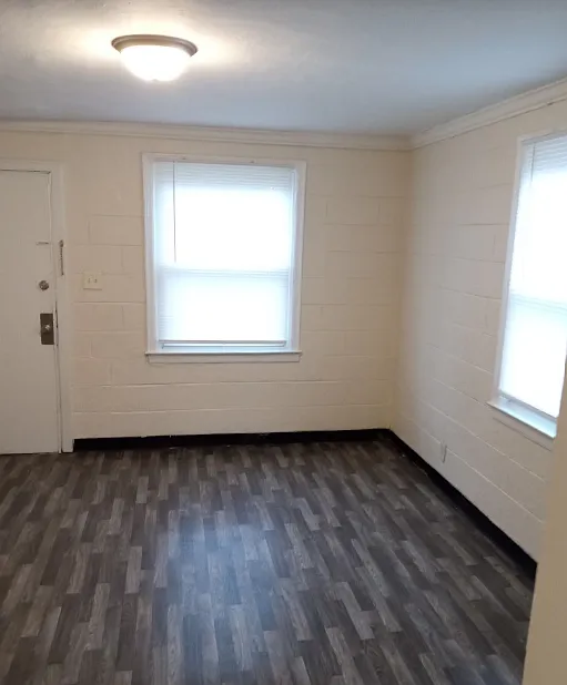 2 bed, 600 sqft, $880 — Photo 2