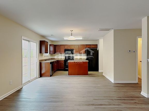 4th image of 133 Mount Olivet Dr