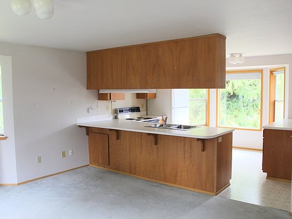 3rd image of 7508 192nd Ave E