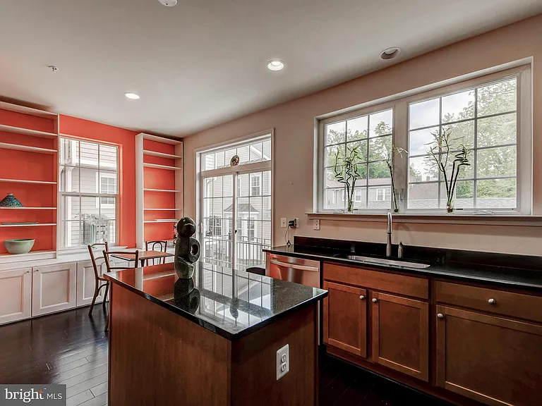 124 Meridian Ln — Photo 17