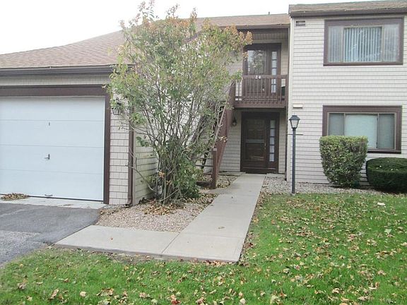 2nd image of 30 Sweet Meadows Ct Unit 23