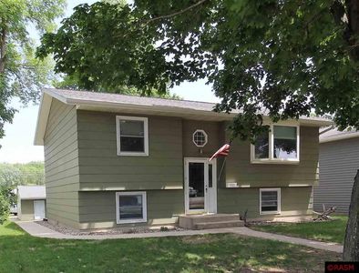 1421 S Valley St, New Ulm, MN, 56073