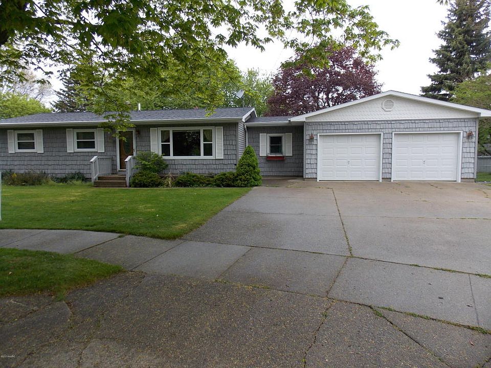 1st image of 905 Elder Ln