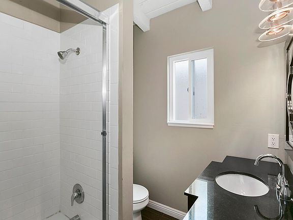 3rd image of 125 29th St