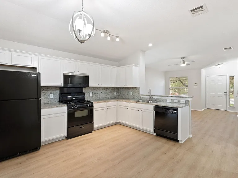 437 Sweet Leaf Ln — Photo 14