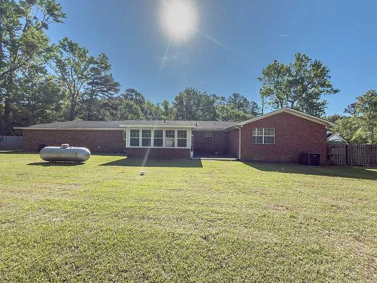 497 Jedburg Rd — Photo 1