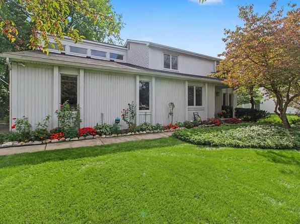 1471 N Silo Ridge Dr, Ann Arbor, MI 48108