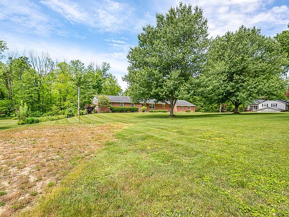 4th image of 139 Anita Dr