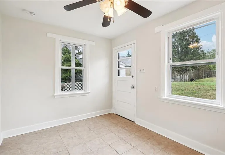 328 James St — Photo 22