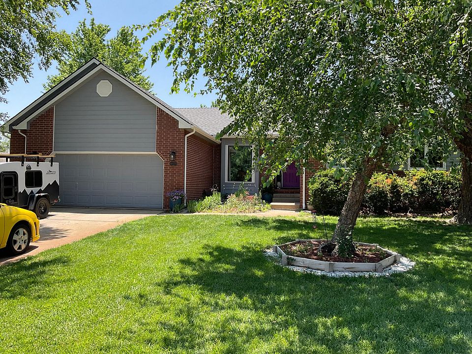 1st image of 11827 W Carr Ct