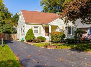 190 Heberle Rd, Rochester, NY 14609