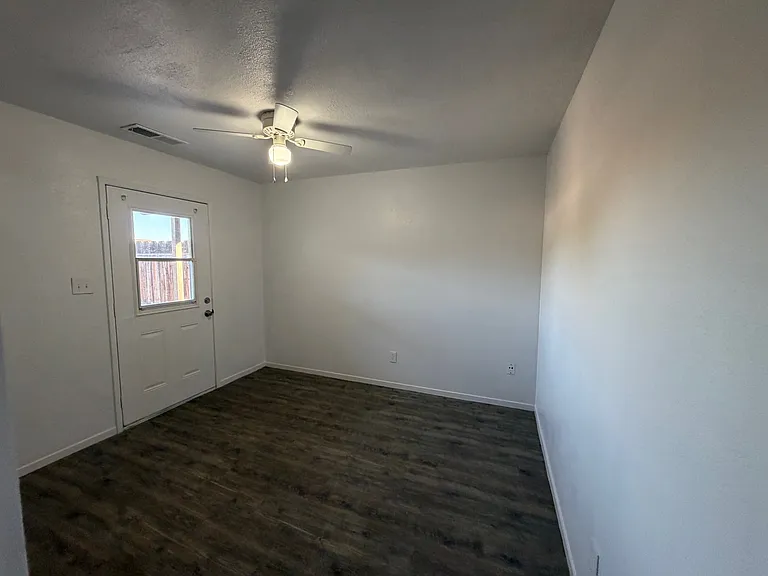 665 S Coalinga St — Photo 16