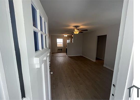 3rd image of 5213 Spruce Ave