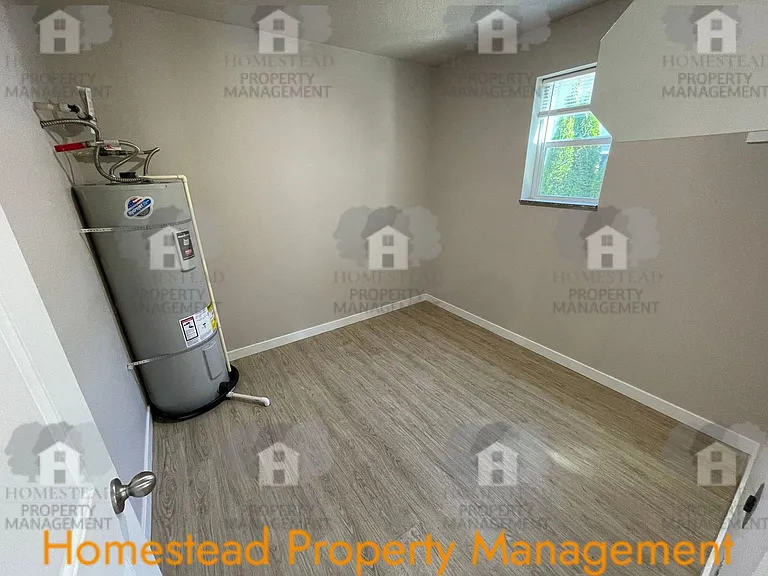 351 N Broad St #1-4 — Photo 8